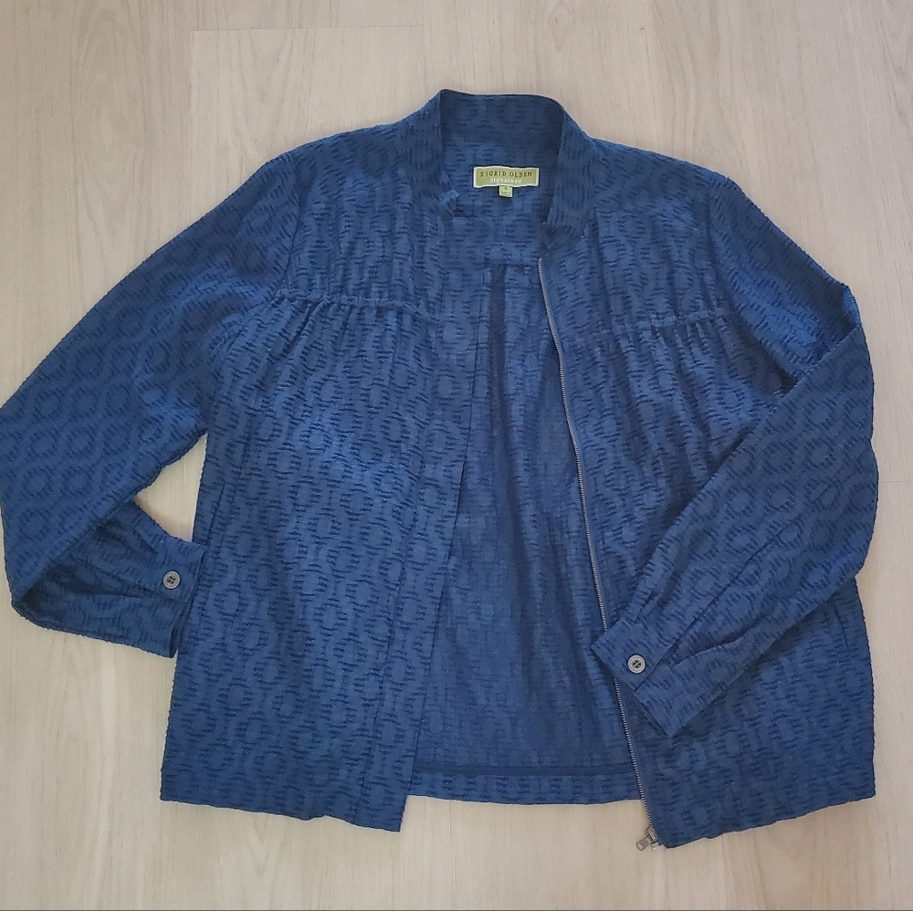 Blue Light Jacket. NWOT.